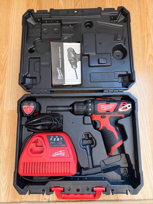 Vand Milwaukee M12 BDD-201C