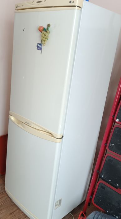LG холодильник. ..