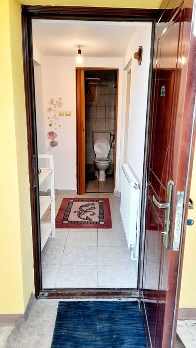 Închiriez Căsuță în curte cu 2 camere
