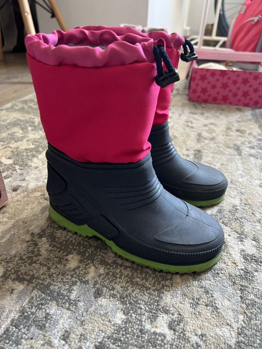 Продам детскую обувь