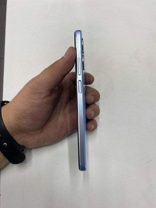 Oppo A17 (64GB) в идеальном состояний