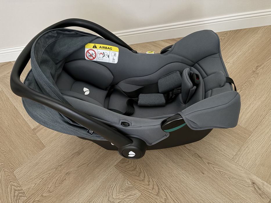 Cărucior 3 în 1 Joie Aeria Tour Chrome DLX + Leagan electric rotativ 360⁰ cu melodii, sunete și inclinare reglabila Carrello