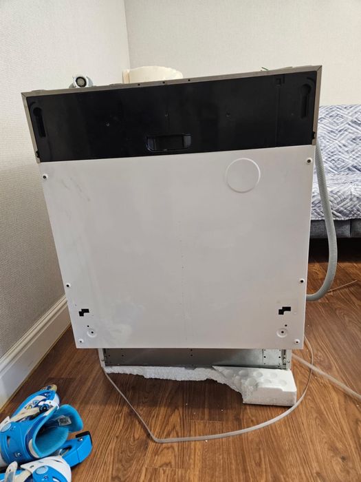 Продам посудомоечную машину