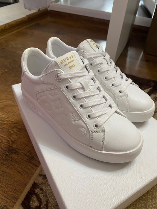 Дамски Маратонки Guess