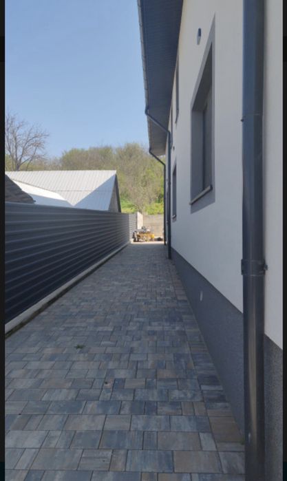 De vanzare imobil nou  (spatiu comercial + spatii de locuit)