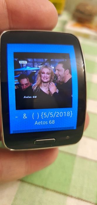 Продавам часовник Samsung Gear S