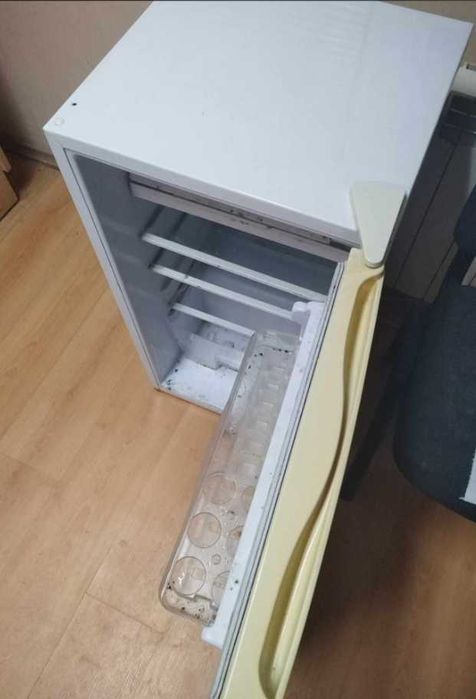 Хладилник Elite.