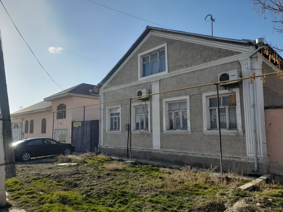 Продаётся большой дом с мансардой в городе Туркестан вдоль трассы - View 2