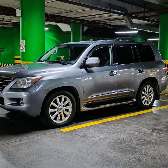 Lexus 570 Авто сел и поехал.