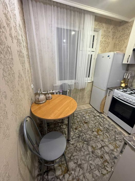 продается 2 ком квартира район Жазира