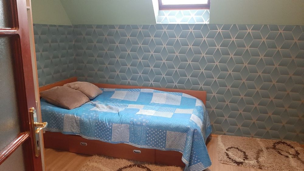 Vand mobila camera tineret cu pat si dulap mare