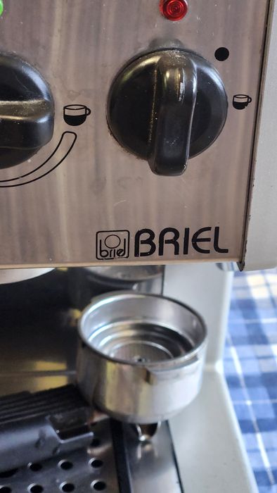 Полу-професионална  кафе машина Бриел