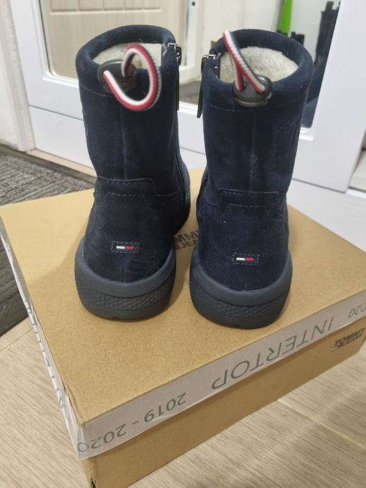 Продам зимние сапоги новые