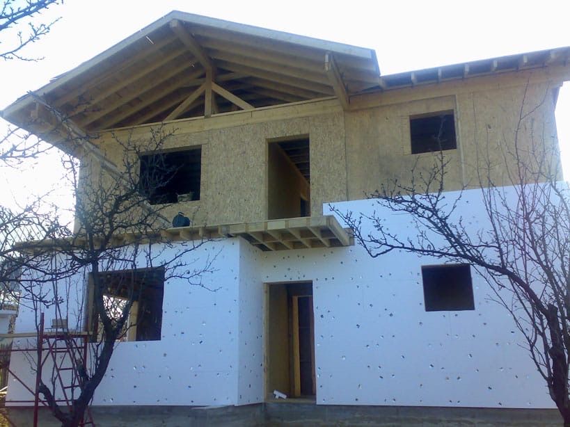 Construim căsuțe din lemn