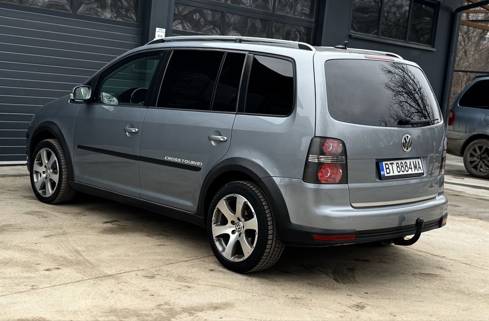 VW cross touran 2.0TDI 170к.с