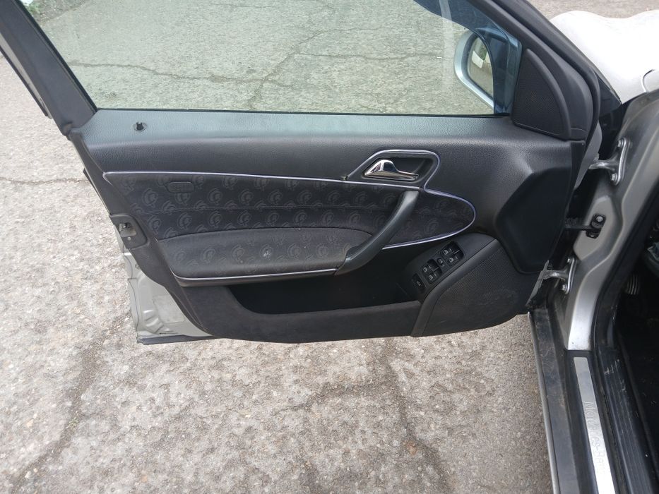 Продавам салон за Mercedes c220 w203 седан