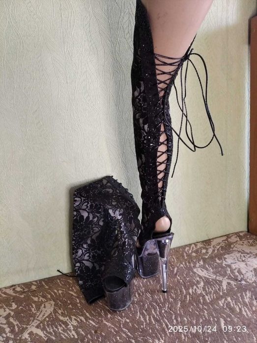 продам ботфорты стрипы