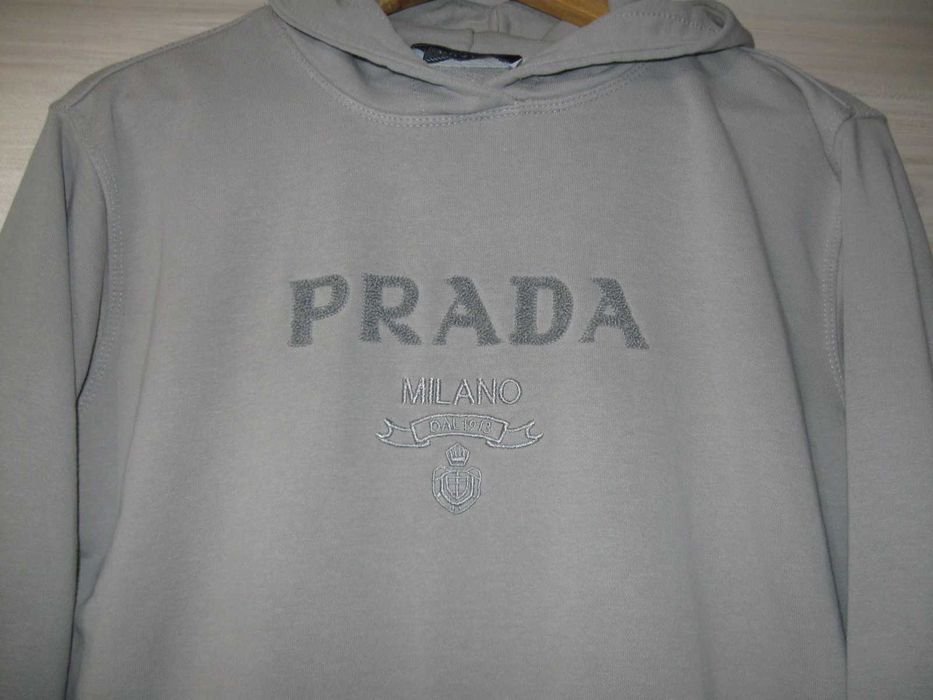 Prada ватиран суичър с качулка