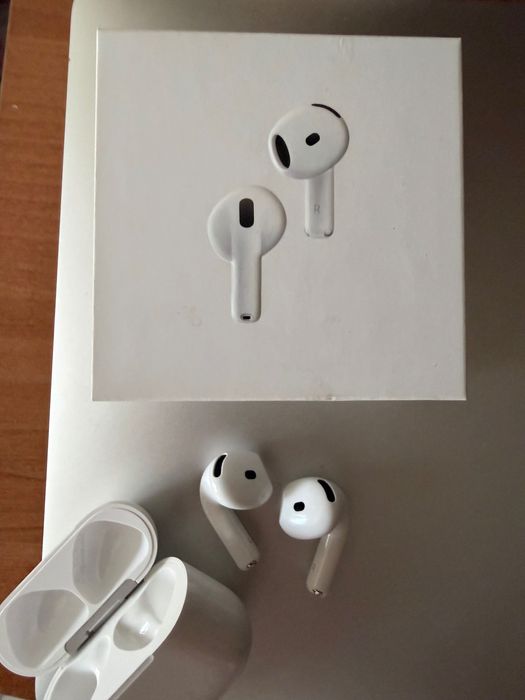 AirPods 4 наушники с шумоподавлением