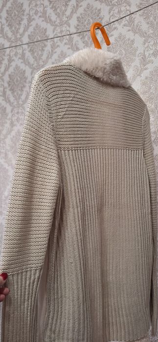 Кардиган 46-48 р. 3000тг.