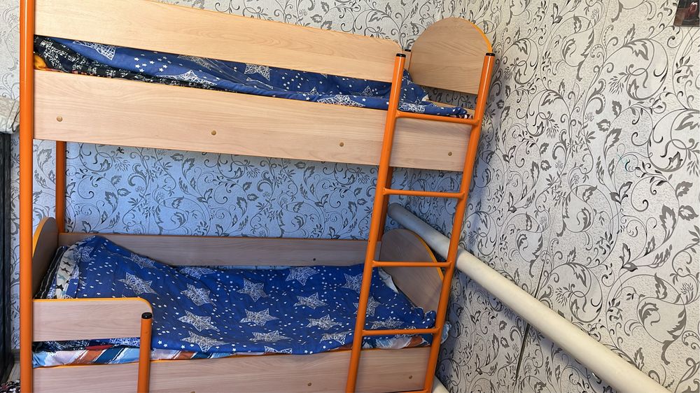 Продам кровать без матраса