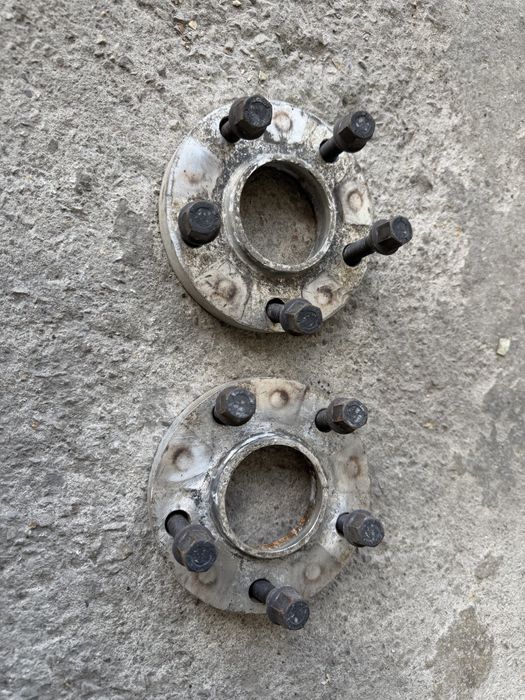 Фланци за BMW 20mm свалени от bmw e90 e91 e92 e93 стават и за други модели