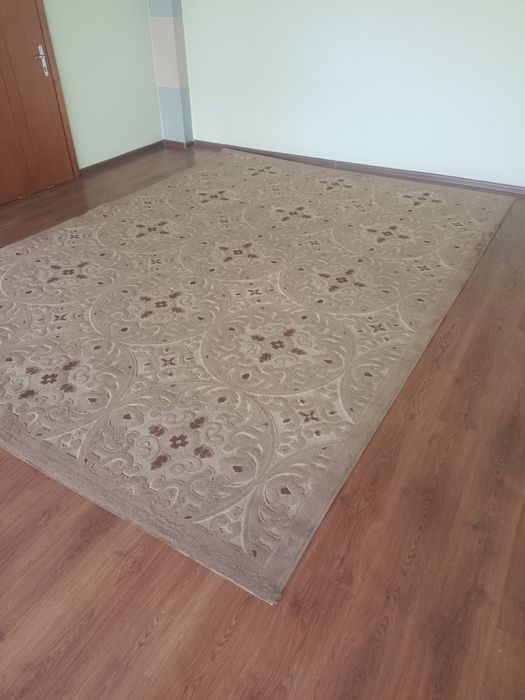 Продам ковер в хорошем состояние