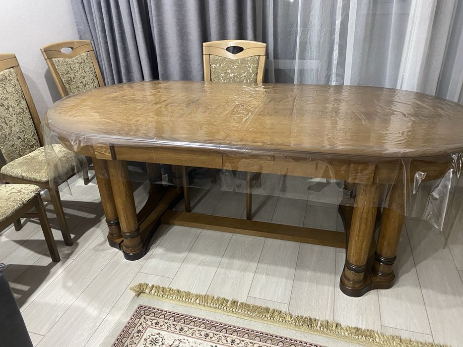 стол и стулья для зала