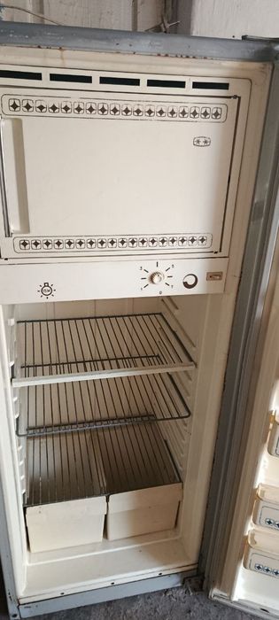 Xaladenik kanitsaner vanna  ariston 1000 litirlik xamasi sotiladi
