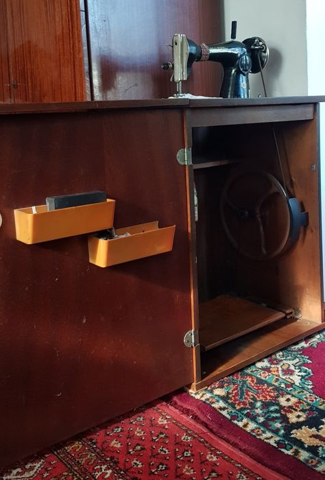 Машинка швейная ножная