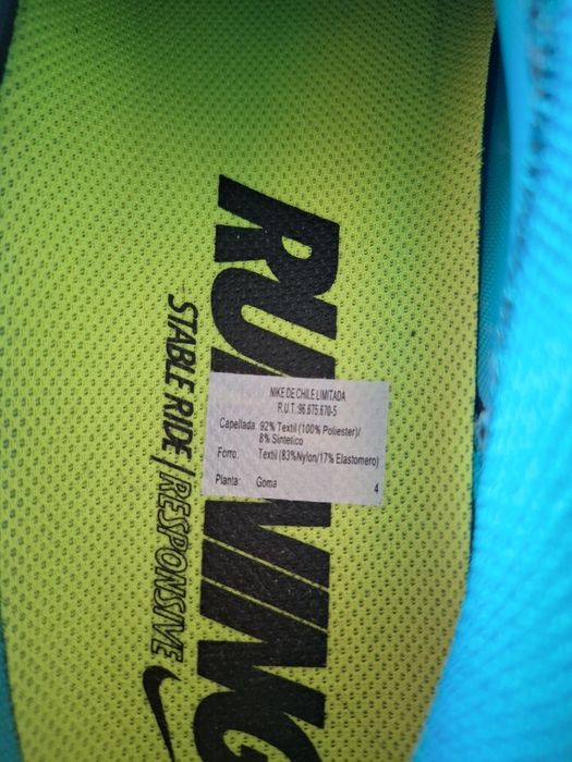 Маратонки NIKE нови