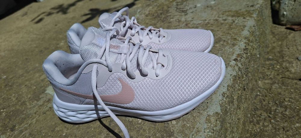 Дамски маратонки Nike revolution 6