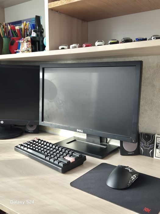 Срочно продам мониторы