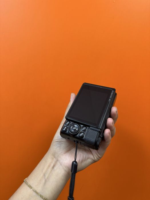 Продам Canon SX740HS