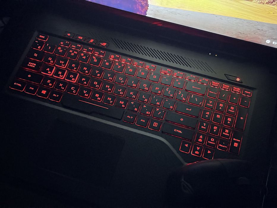 Продам игровой ноутбук ASUS ROG Strix GL703V