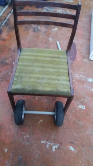 Стулья на колесиках