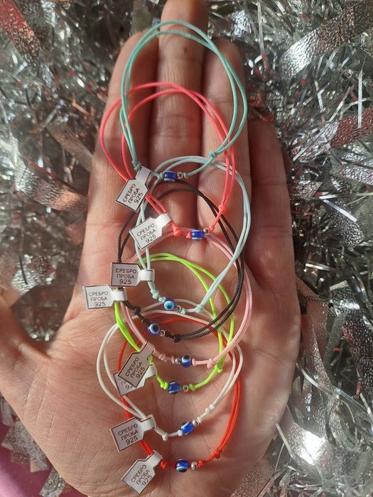 Сребърни гривни на конец