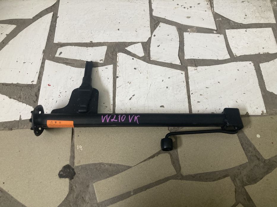 Домкрат Мерседес W210 / Mercedes W210