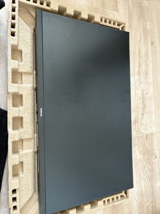 Монитор для игр,работы,задачи