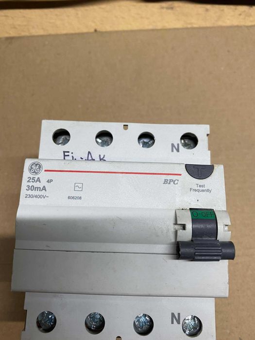 Трифазен автоматичен/деференциален предпазител със  защита 25 А