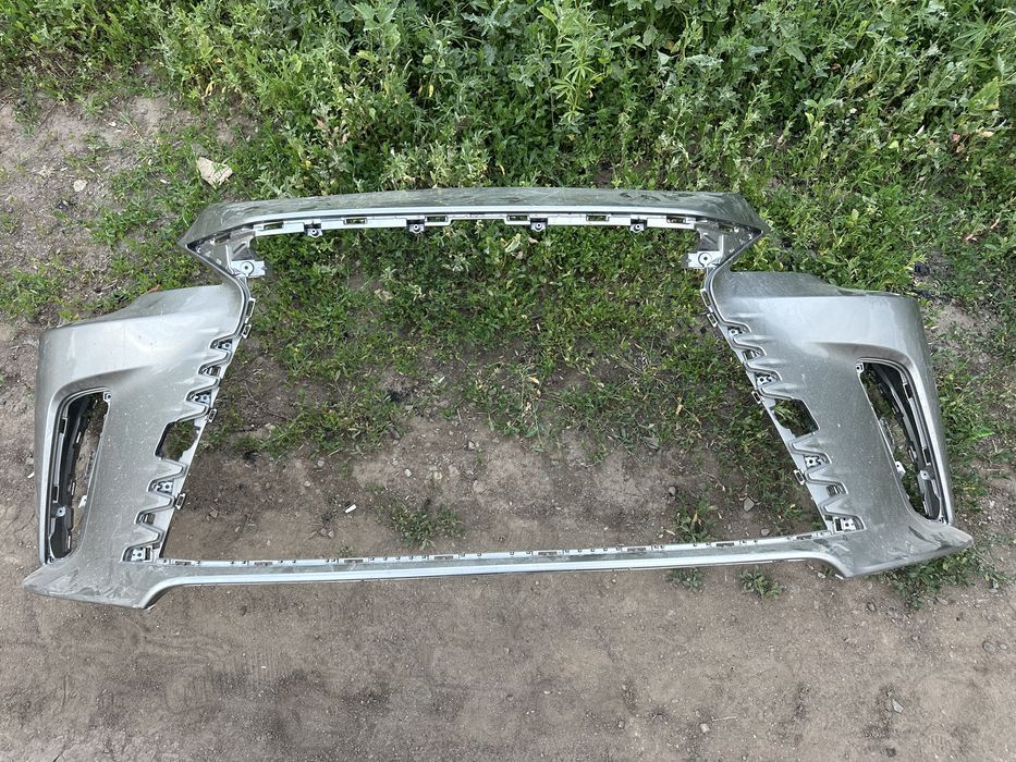 Передний бампер Lexus