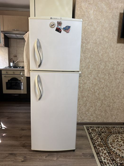 продам холодильник, срочно
