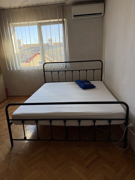 Pat matrimonial, metalic.