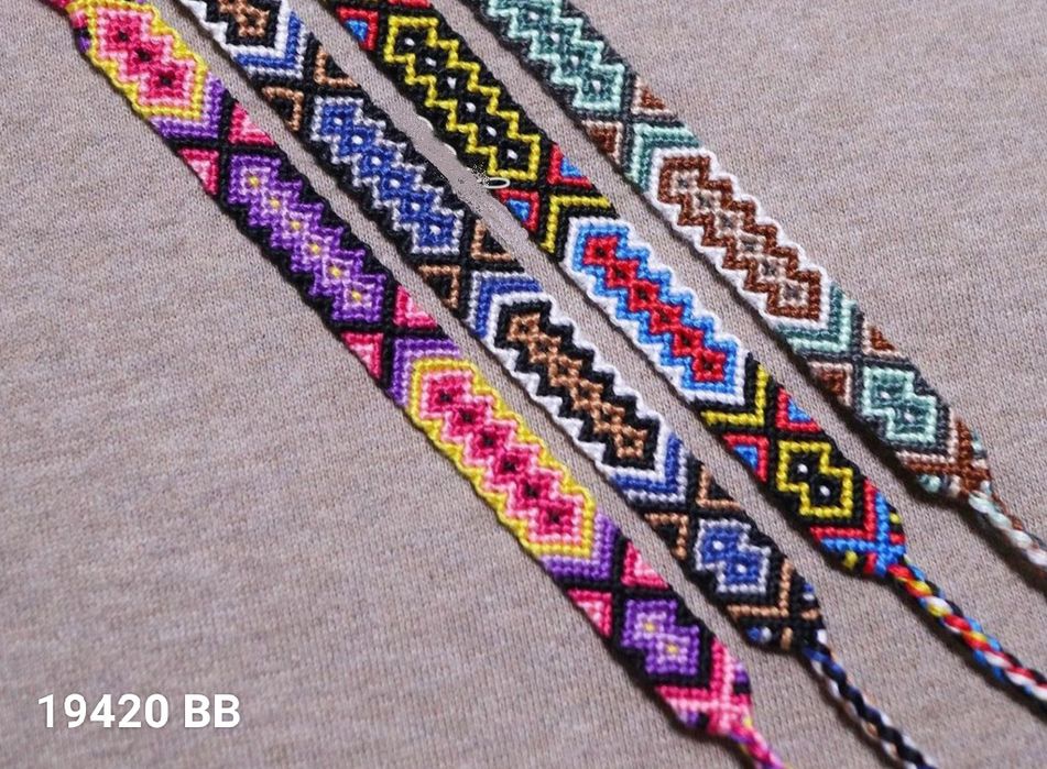 Ръчно плетена Friendship Bracelets