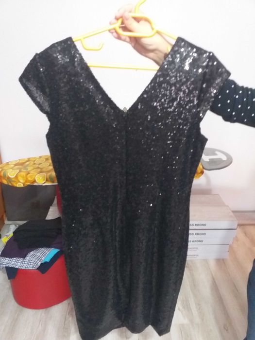Vand rochie dama de seară