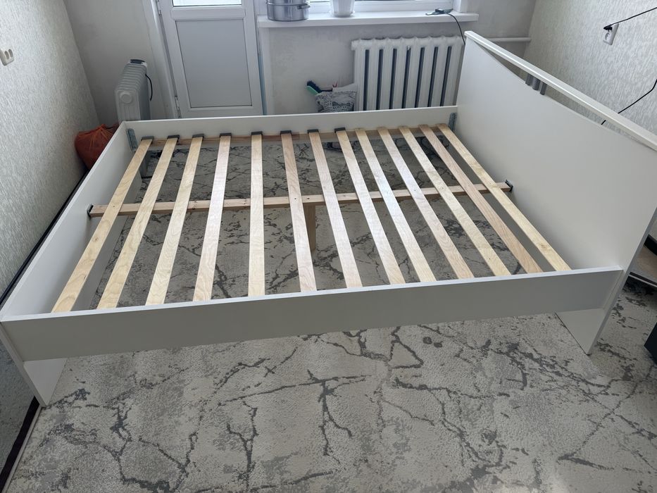 Продам кровать двухспальный