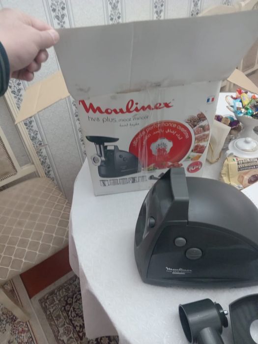 Мясорубка Moulinex HV8 plus
