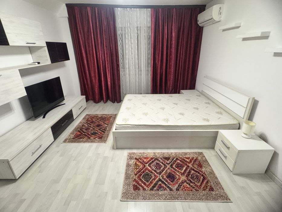PROPRIETAR, inchiriez garsoniera 45 mp fix langa Mall Vitan / Bucuresti Mall