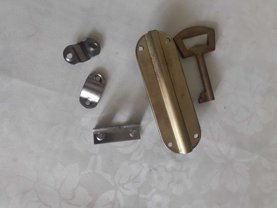 Продавам ключалка за пощенска кутия