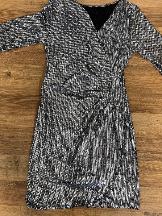 Страхотен модел сребриста рокля